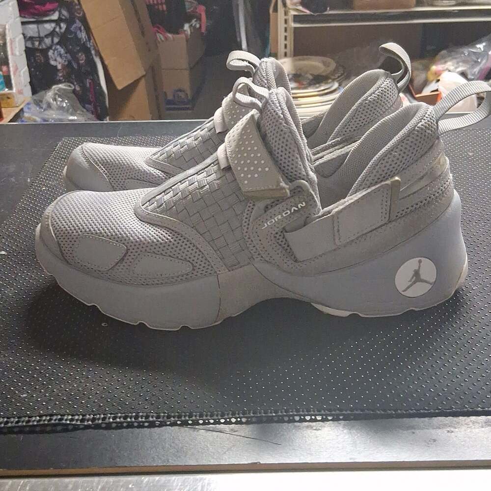 Buy Jordan Trunner LX 'Wolf Grey'